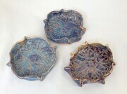 Small dishes with impressed motif