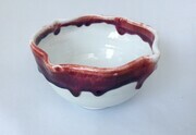Red accent porcelain bowl